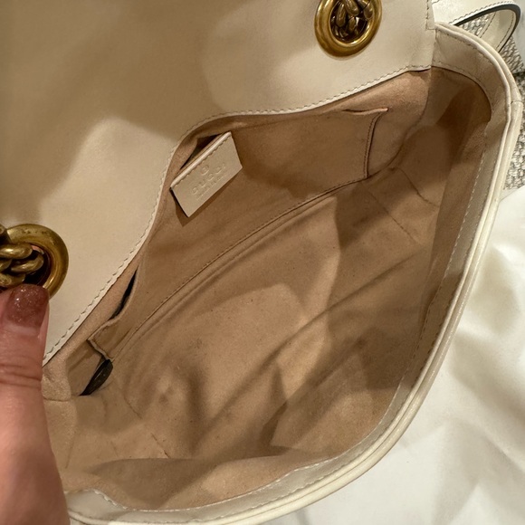 Authentic Gucci Marmont mini bag in white - Picture 5 of 16